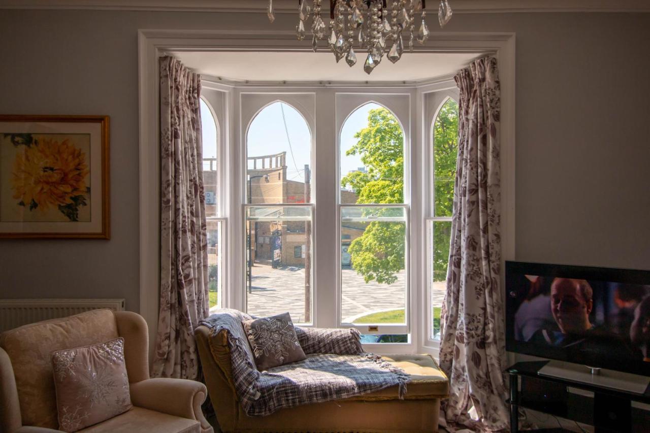 Grand 2 Bed Georgian Apartment At Florence House With King Bed, In The Heart Of Herne Bay & 300M From Beach מראה חיצוני תמונה