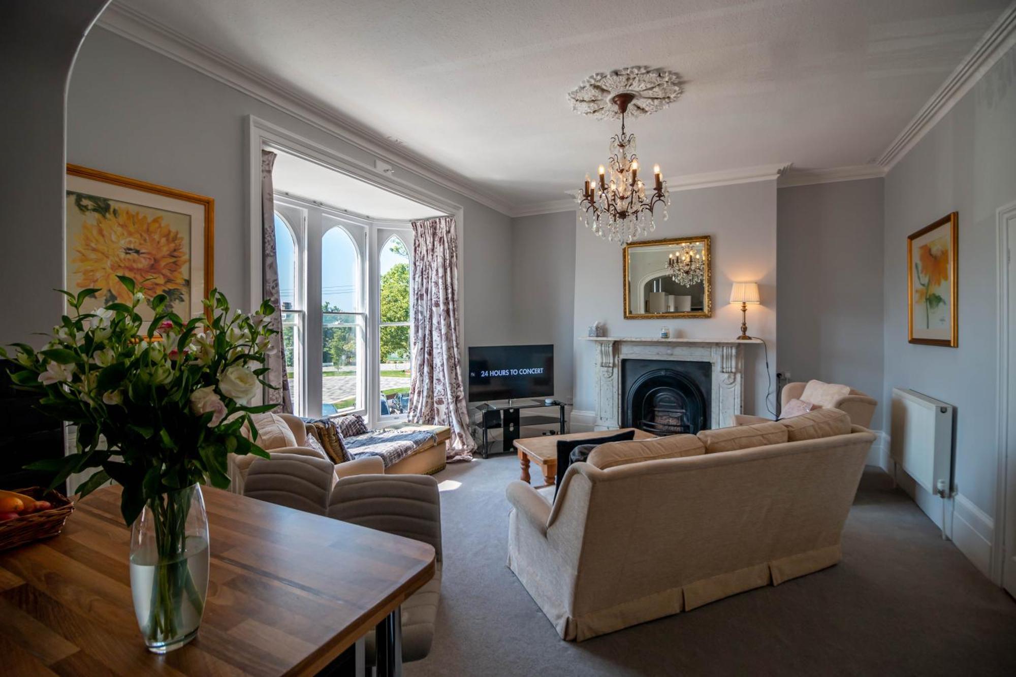 Grand 2 Bed Georgian Apartment At Florence House With King Bed, In The Heart Of Herne Bay & 300M From Beach מראה חיצוני תמונה
