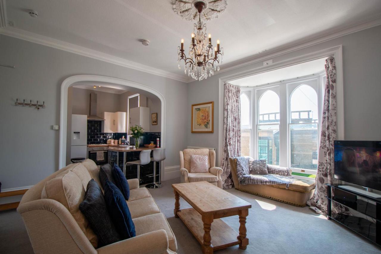 Grand 2 Bed Georgian Apartment At Florence House With King Bed, In The Heart Of Herne Bay & 300M From Beach מראה חיצוני תמונה