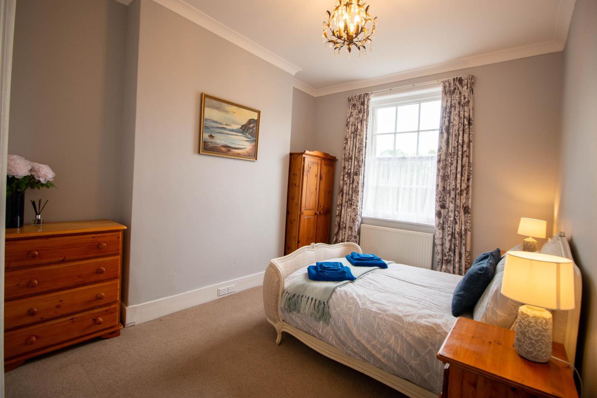 Grand 2 Bed Georgian Apartment At Florence House With King Bed, In The Heart Of Herne Bay & 300M From Beach מראה חיצוני תמונה